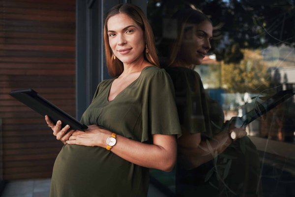 What Are the Best Maternity Styles for the Professional Working Mother?